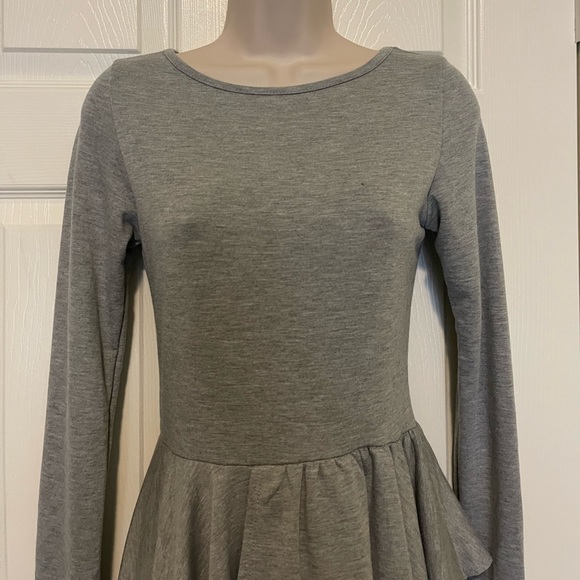 Fashion Nova Asymmetrical Top - Picture 3 of 5